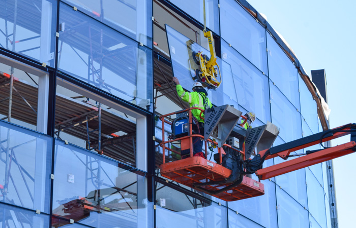 Facade cleaning in Dubai