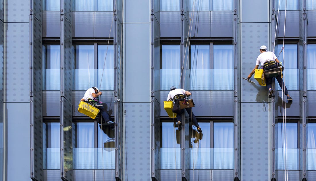 Scaling New Heights: Rope Access Techniques Redefining Dubai’s