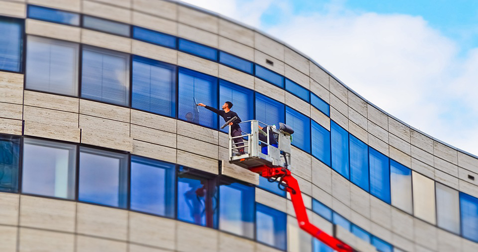High-Rise Facade Cleaning Services Tailored for Dubai’s Urban Landscape