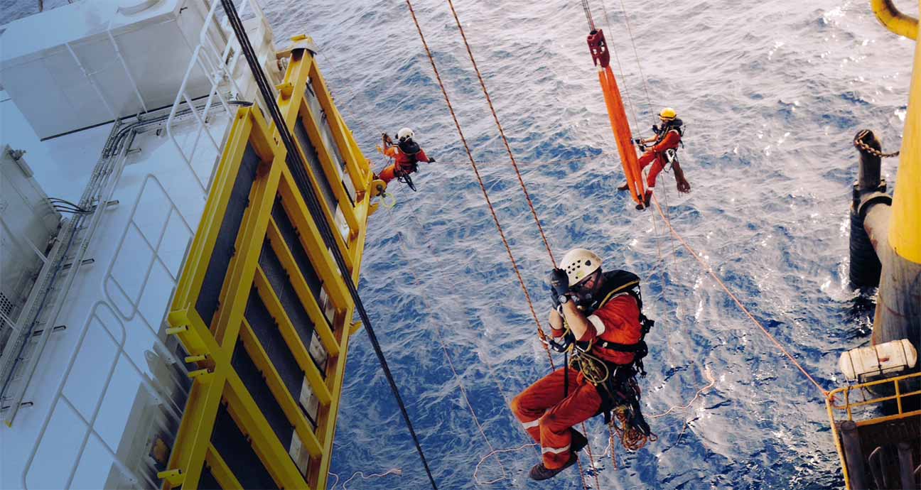 Cutting-Edge Rope Access Techniques for Industrial Maintenance in Abu Dhabi